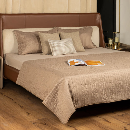 Chic Haven Bedcover Set - Luxurious Fabric & Feel | A Sophisticated Addition with 2 Pillow Covers